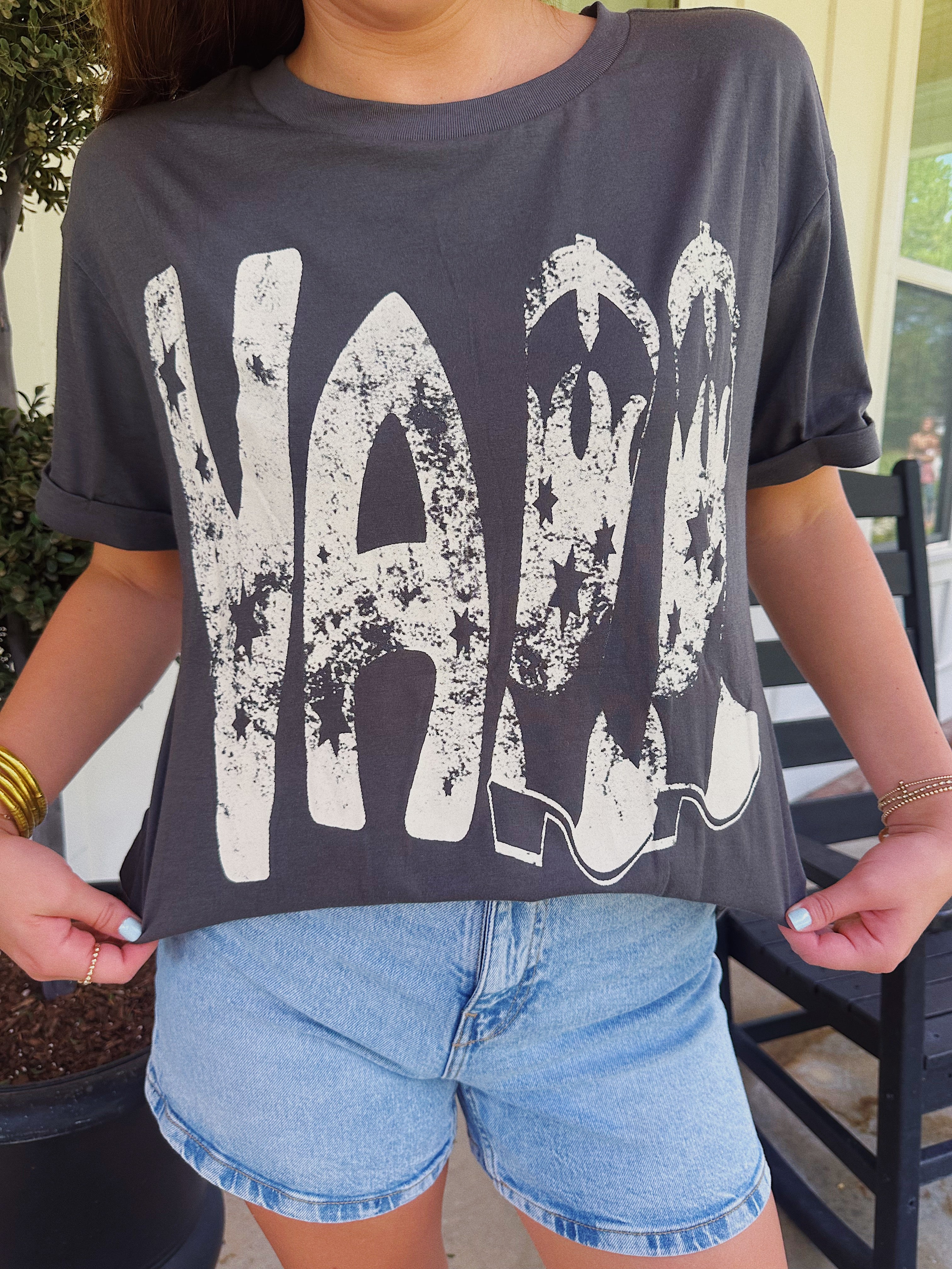 HEY Y'ALL GRAPHIC TEE